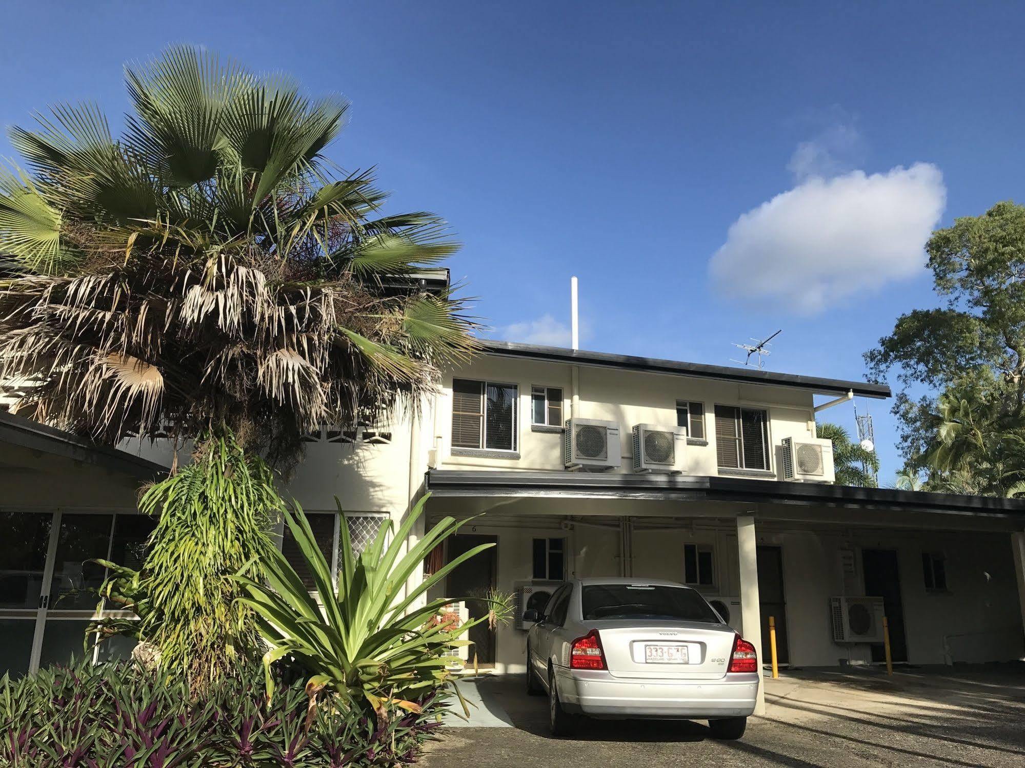 Bramston Beach Motel Exterior photo