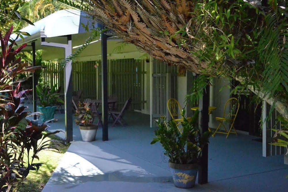Bramston Beach Motel Exterior photo